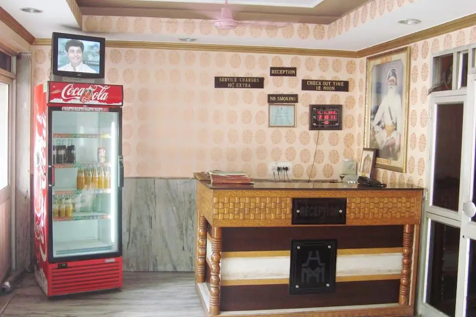 Hotel Moti Mahal by MTMC Rooms