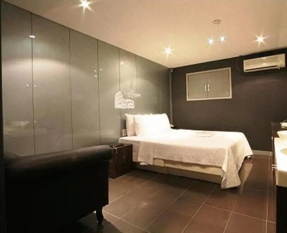 Fox Hotel