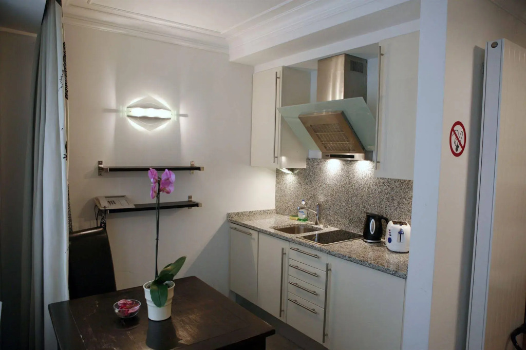 La Scala Apartments