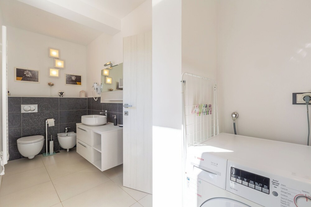 House Cetiri Hrasta