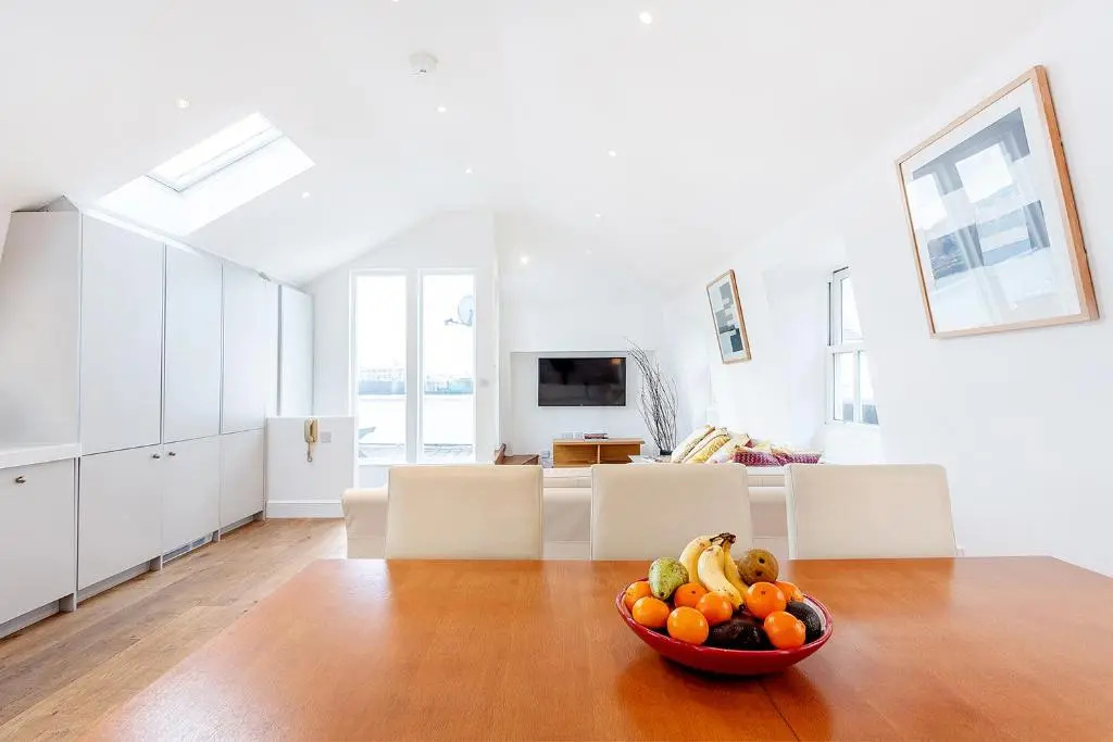 Beautiful 2 bedrooms apartment in Knightsbridge