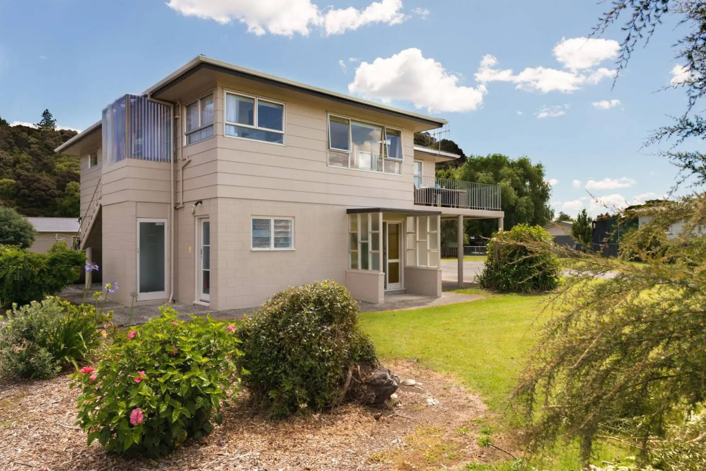 Waitangi Beach House