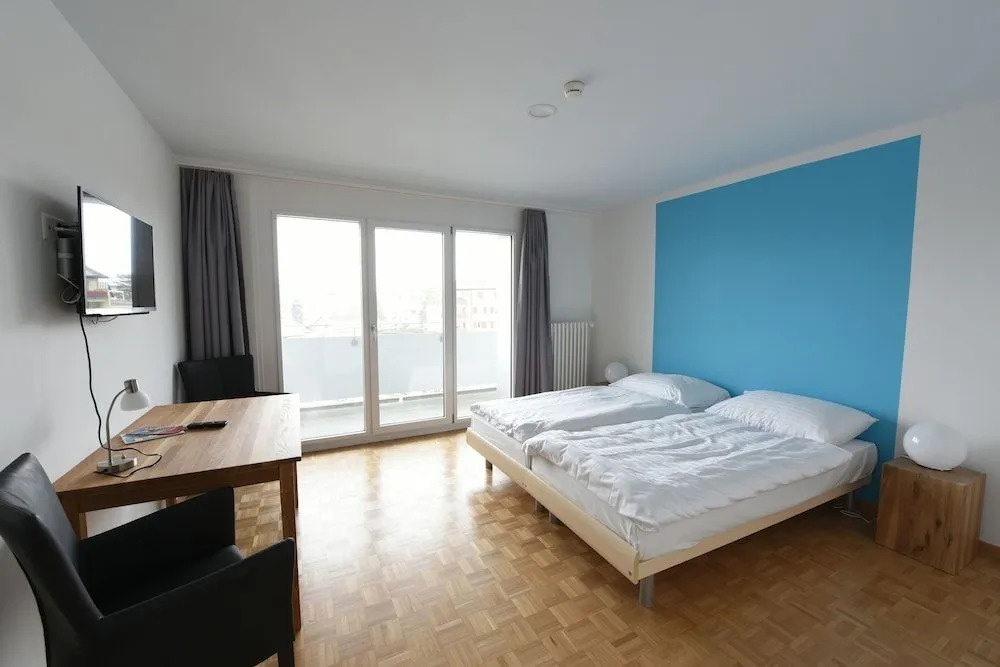 Nyon Hostel