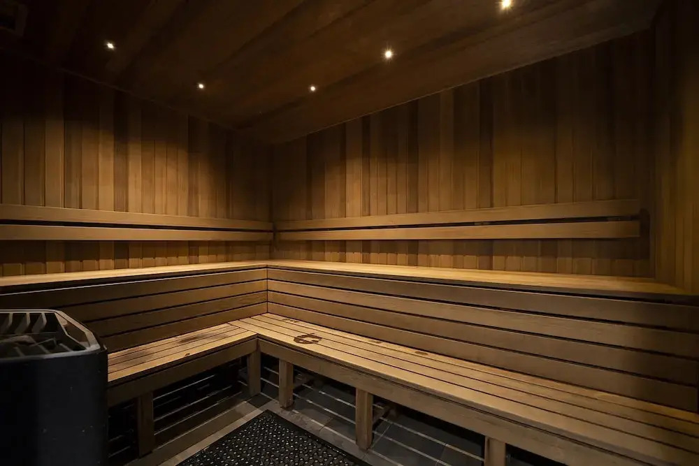 Chic Inner-city 2-bed Abode With Pool, Gym & Sauna