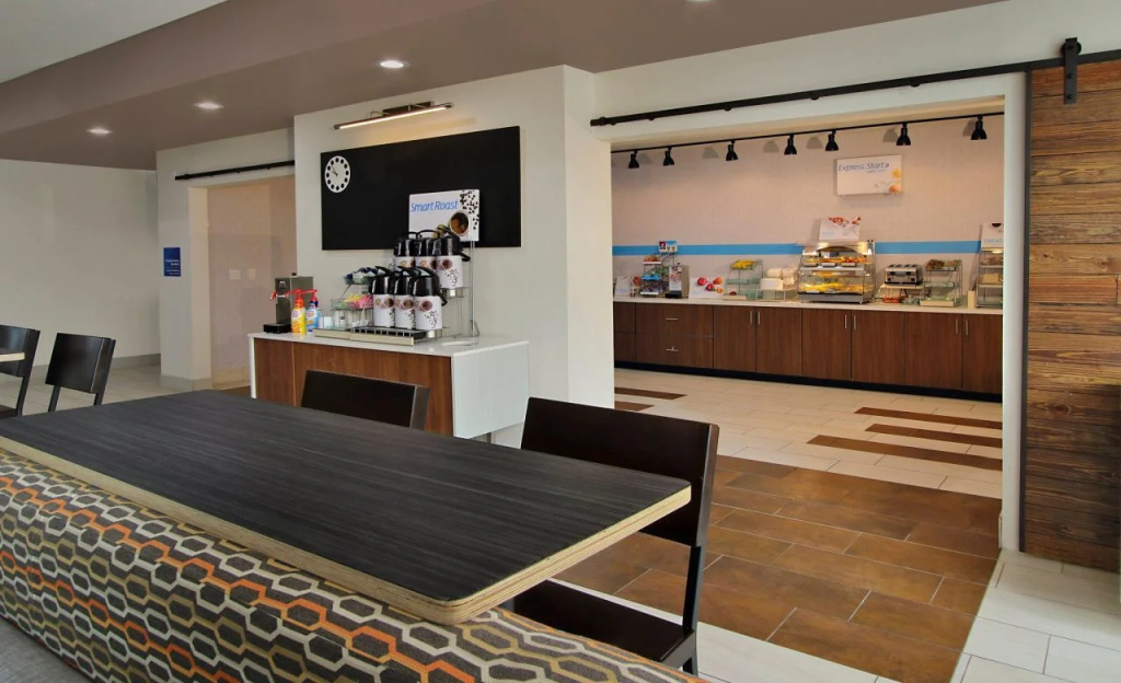 Holiday Inn Express & Suites - Brookshire - Katy Freeway by IHG