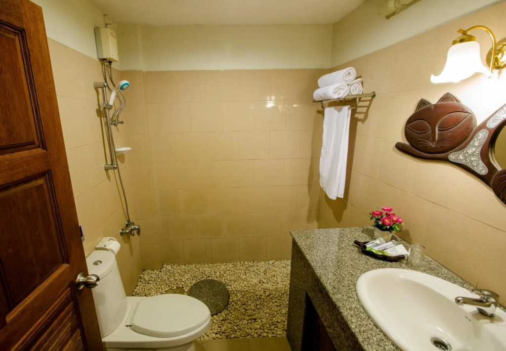 Baan Veerakit Hotel