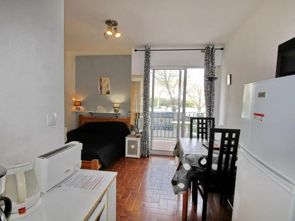 Appartement Balaruc-les-Bains, 1 pièce, 2 personnes - FR-1-553-53