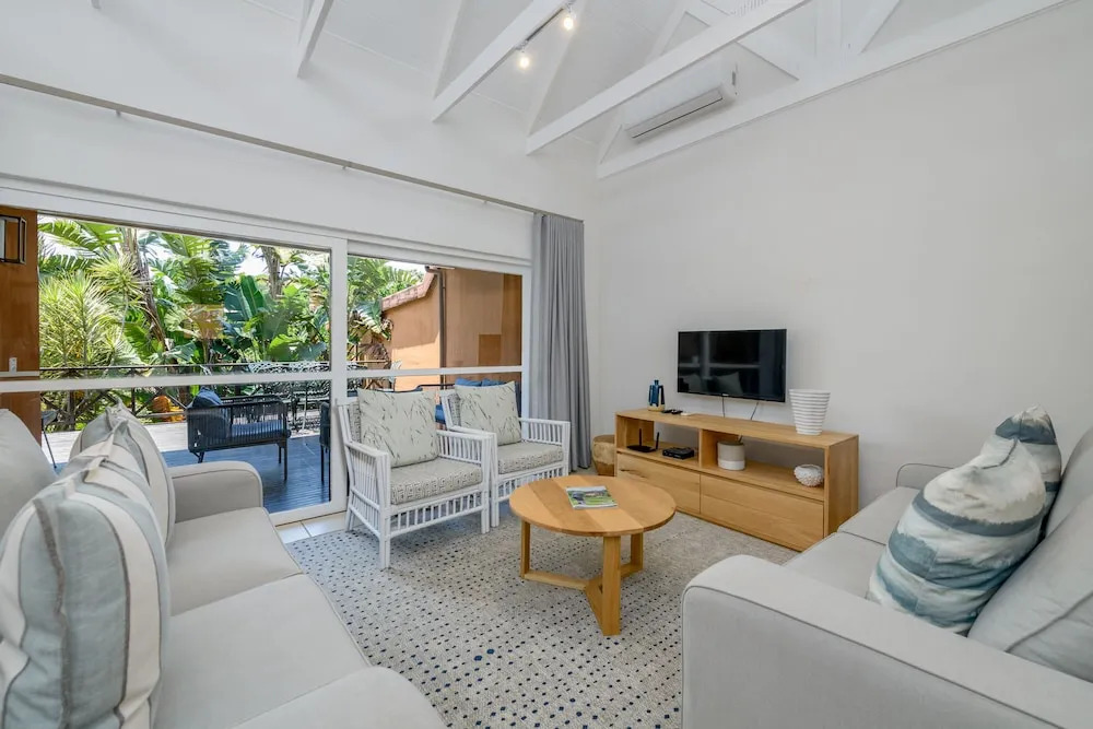 San Lameer Villa Rentals  2609