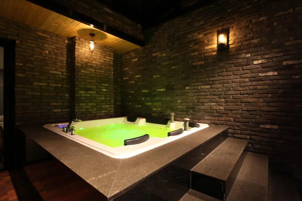Hotel Ahava