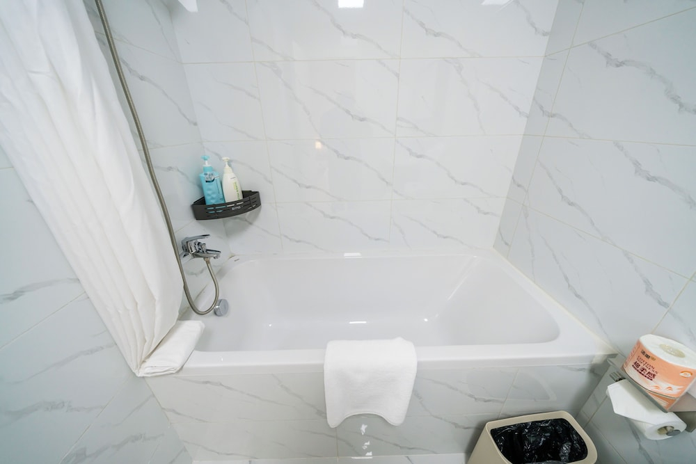 Tyms 3BR 2BA Apt  Gubei Fully Furnished