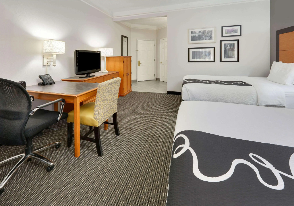 La Quinta by Wyndham Dallas - Addison Galleria