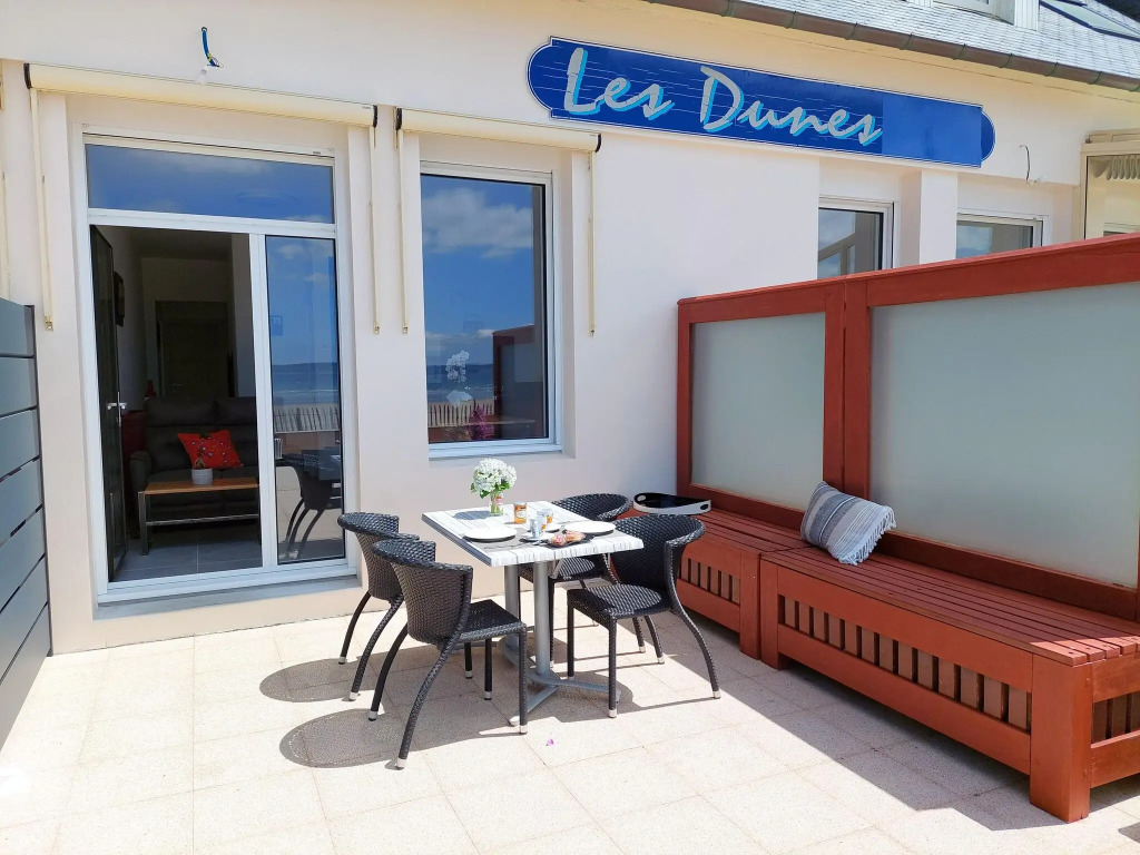 Apartment in top location, sea view, direct access to the beach, Plonévez-Porzay