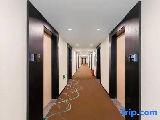 Xana Lite Hotel (Jinan Huayuan East Road Subway Station Huanlian Night Market)
