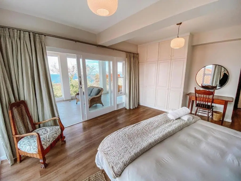 Dizzy Hill Villa with 270° Breathtaking Views. Pool + Patio