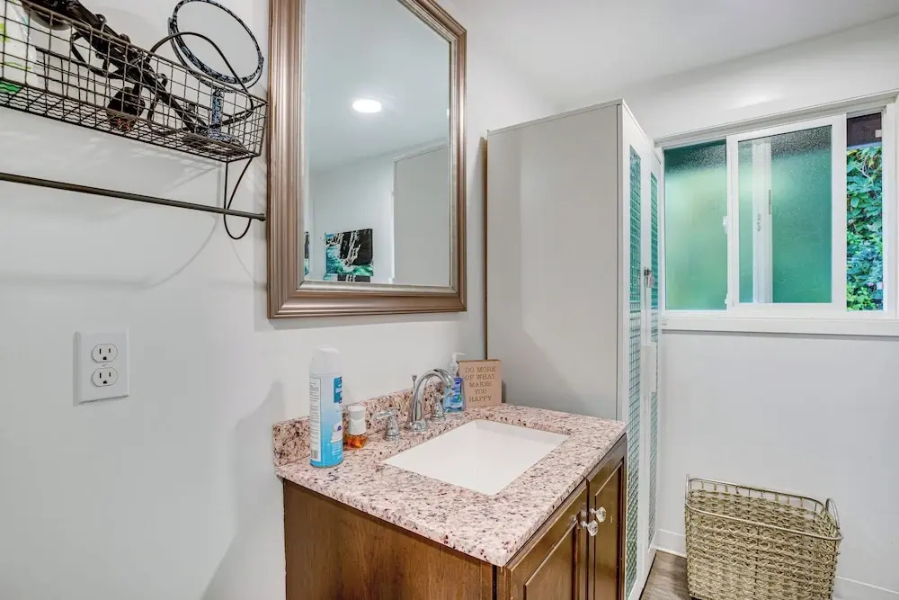 Rockaway Beach House - Walk to Ocean!
