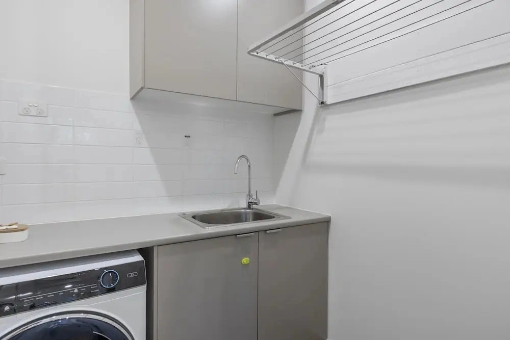 Stylish 3-bed Townhouse Near City Fringe