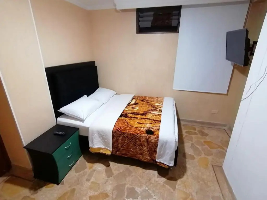 HOTEL GOLDEN SUITE