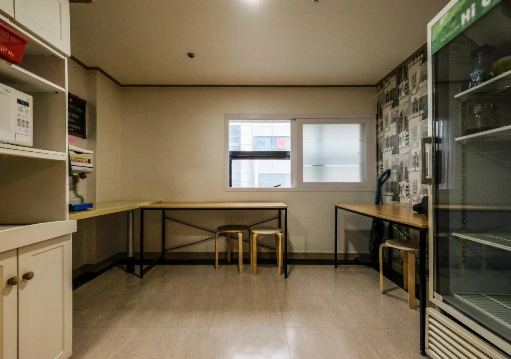 Eel Guest House