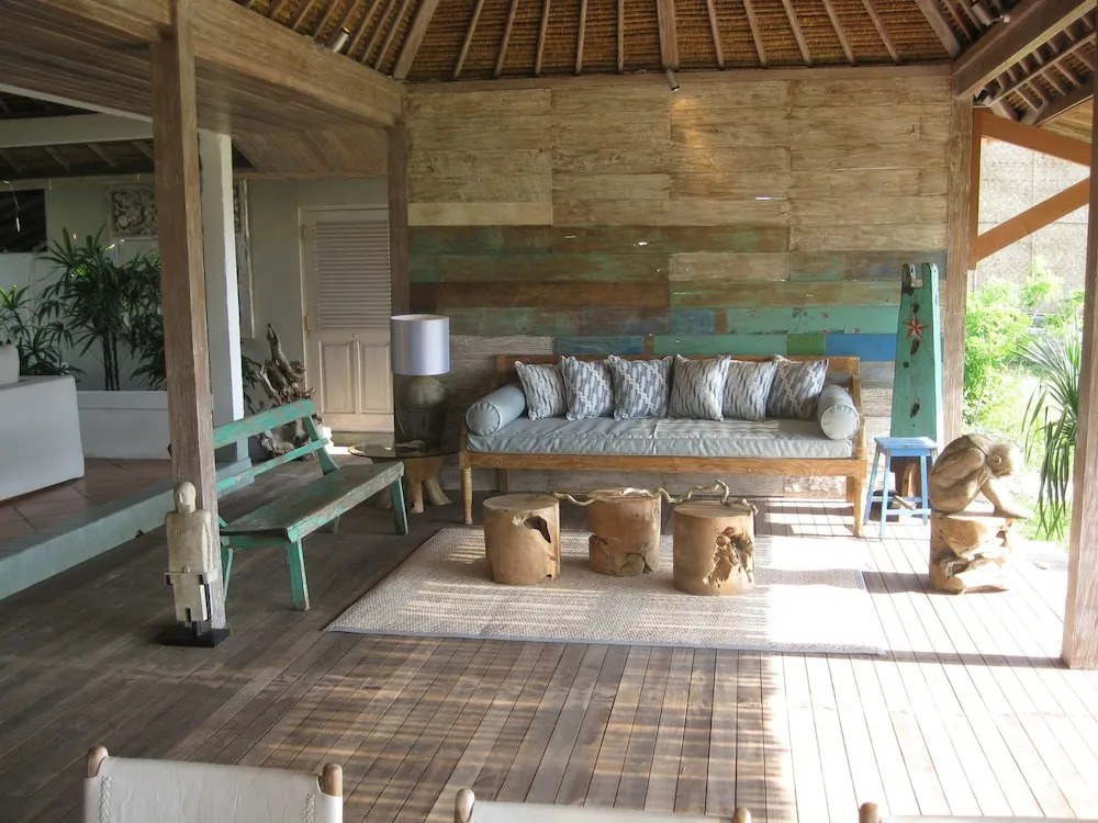 Driftwood Villas