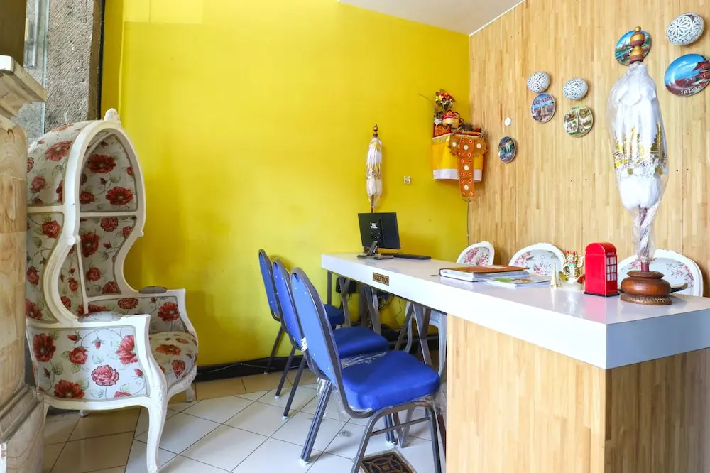 Raja Rani Hostel