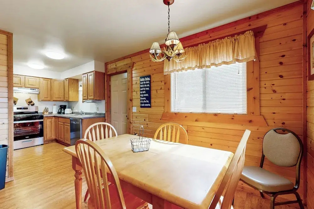 Adventure Basecamp! Three Bears Resort Retreat