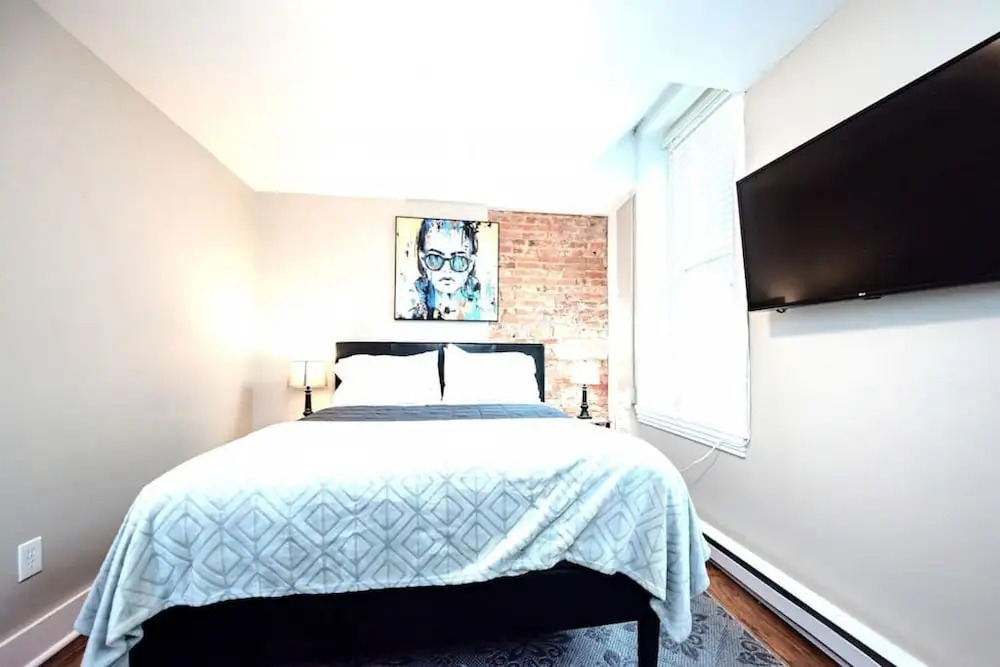 Park Place- Cozy Modern Space Fully Updated Fast Wifi Good Coffee and Easy Parking