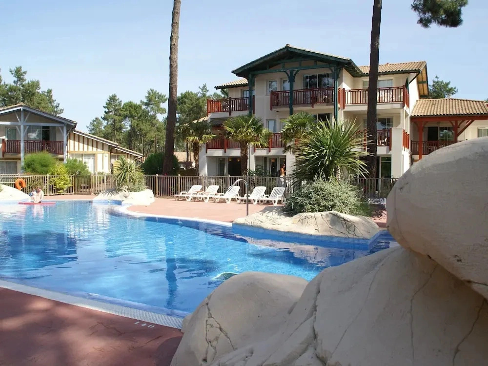 Villa in France by Golf Course With Pool