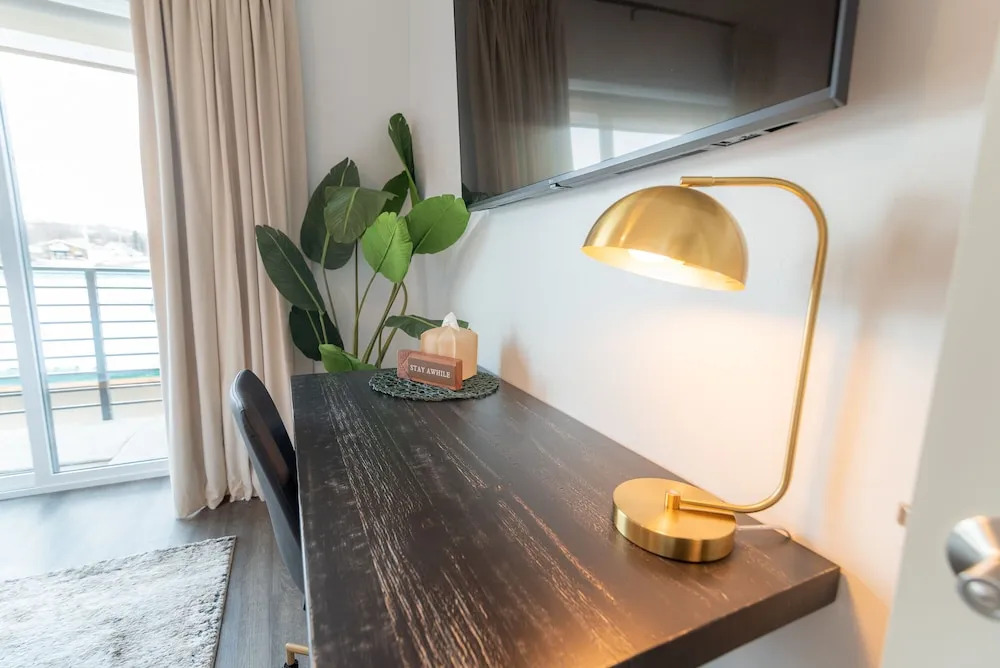 Colony Suites