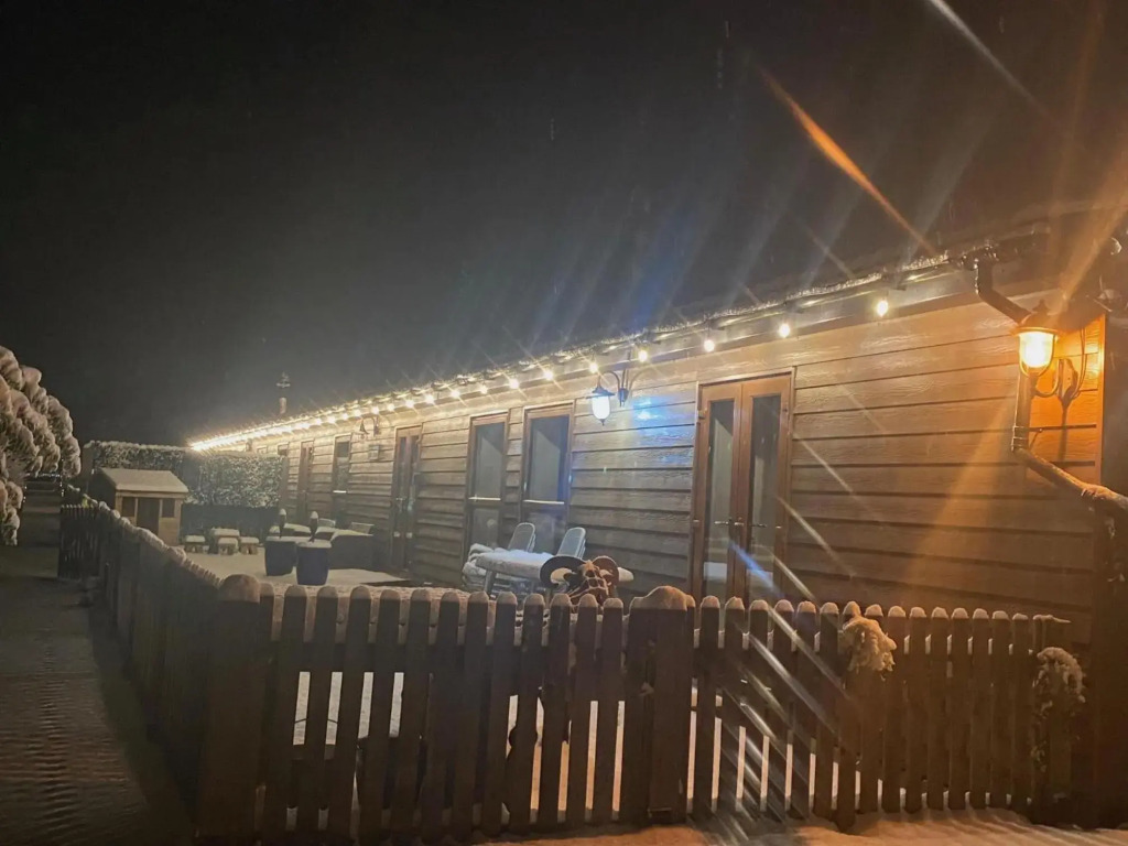 FAIRVIEW FARM Holiday Accommodation has 13 LODGES and CABINS in Ravenshead, Nottingham near Sherwood Forest and our farm has 88 acres of lovely walks and views with pet animals