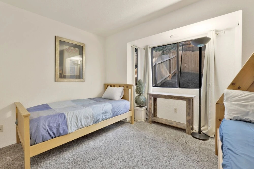 2175-bear View Condo 2 Bedroom Home by Redawning