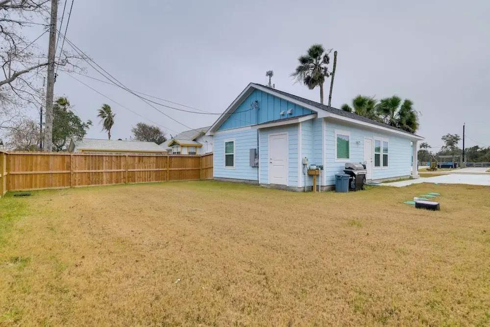 Cozy Rockport Vacation Rental Near Fishing!