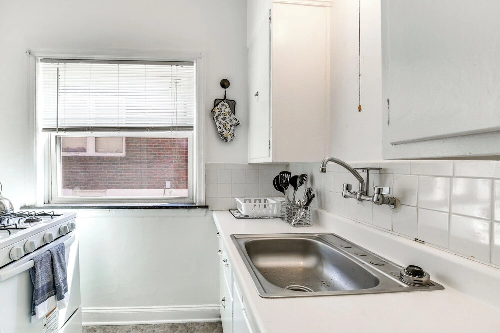 10 Mi to Downtown St Louis: Convenient Apartment!