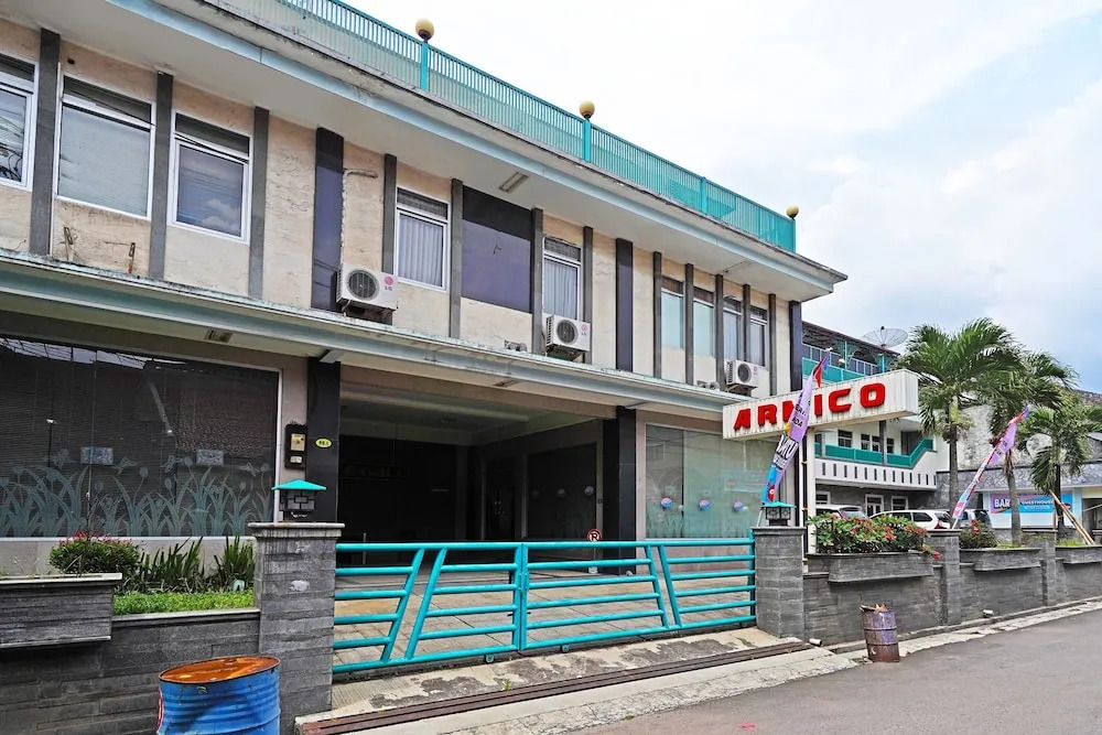 Urbanview Hotel Bartu Moh Toha Bandung by RedDoorz