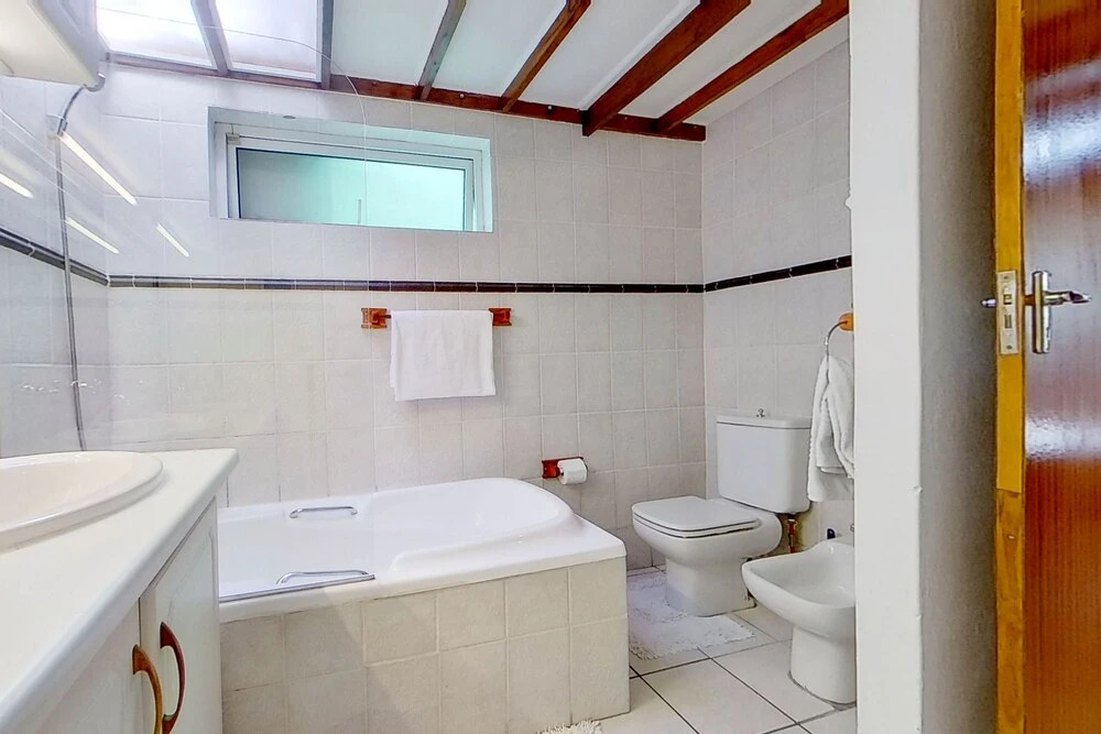 Executive Couples Suite Strand