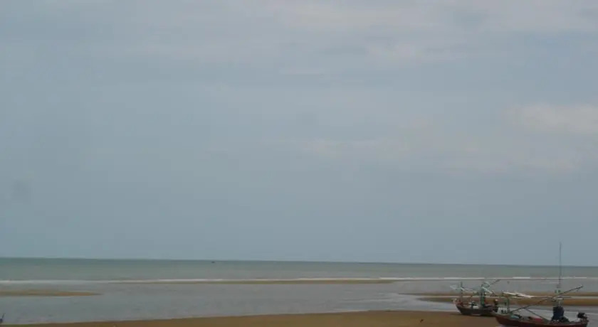 Pranbeach Front Condo (K.M. Condo)