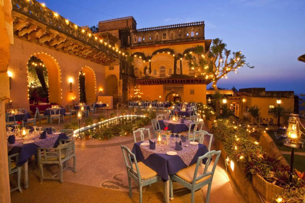 Neemrana Fort-Palace