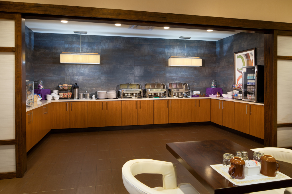 Holiday Inn and Suites Charleston West by IHG