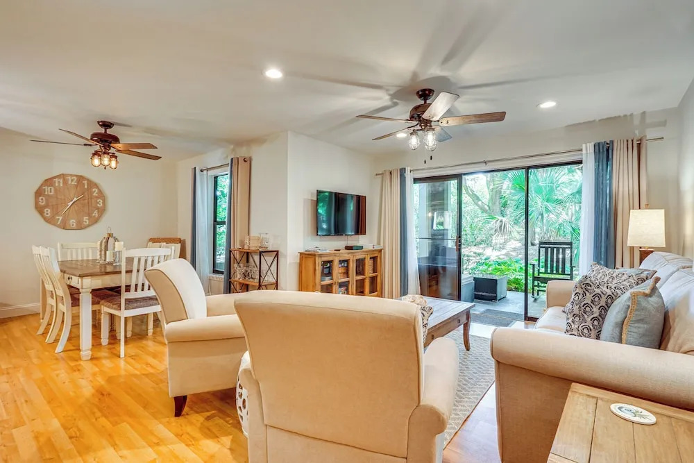 Seabrook Island Villa w/ Patio < 1 Mi to Beach!