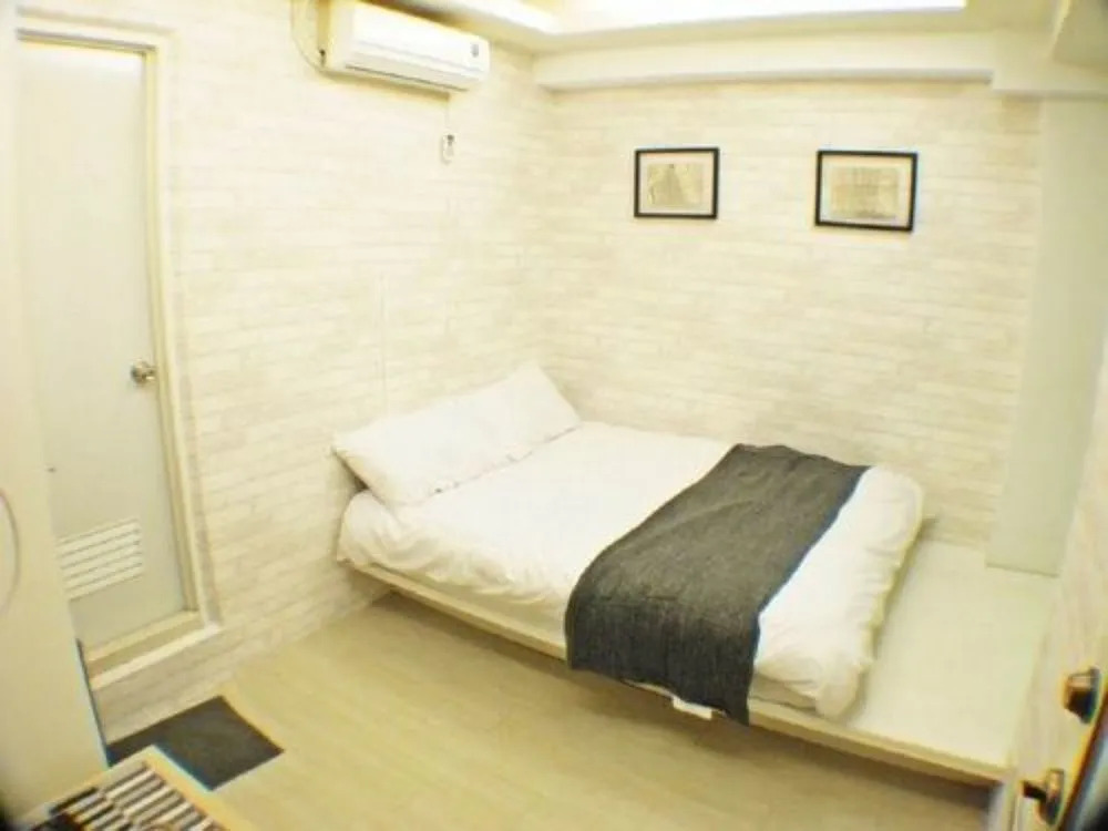 Travelers Little House 2
