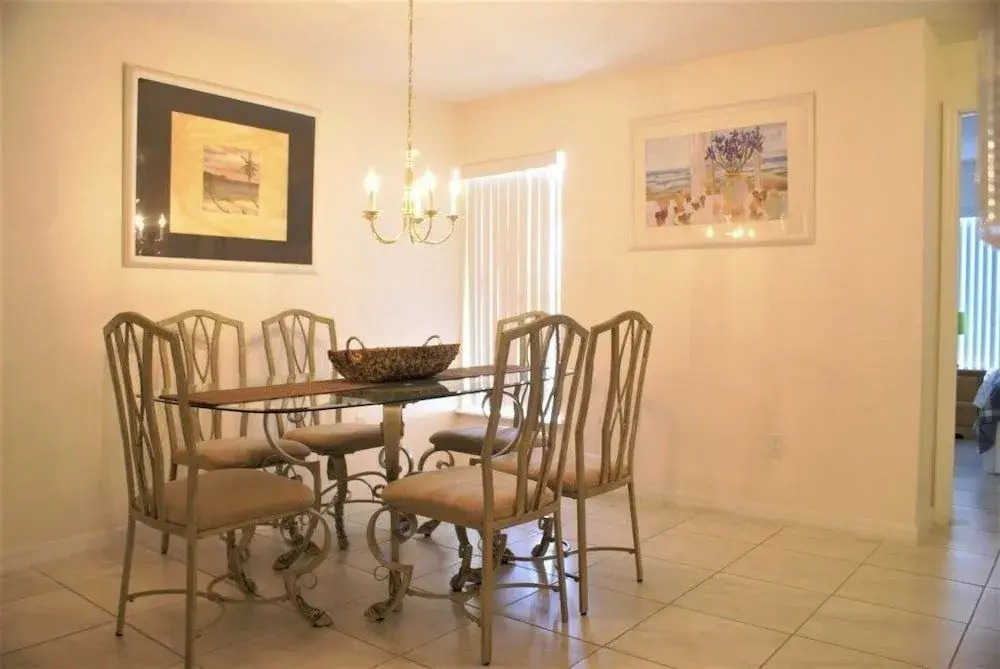 Beautiful Condo with Community Pool - 3 Br Condo