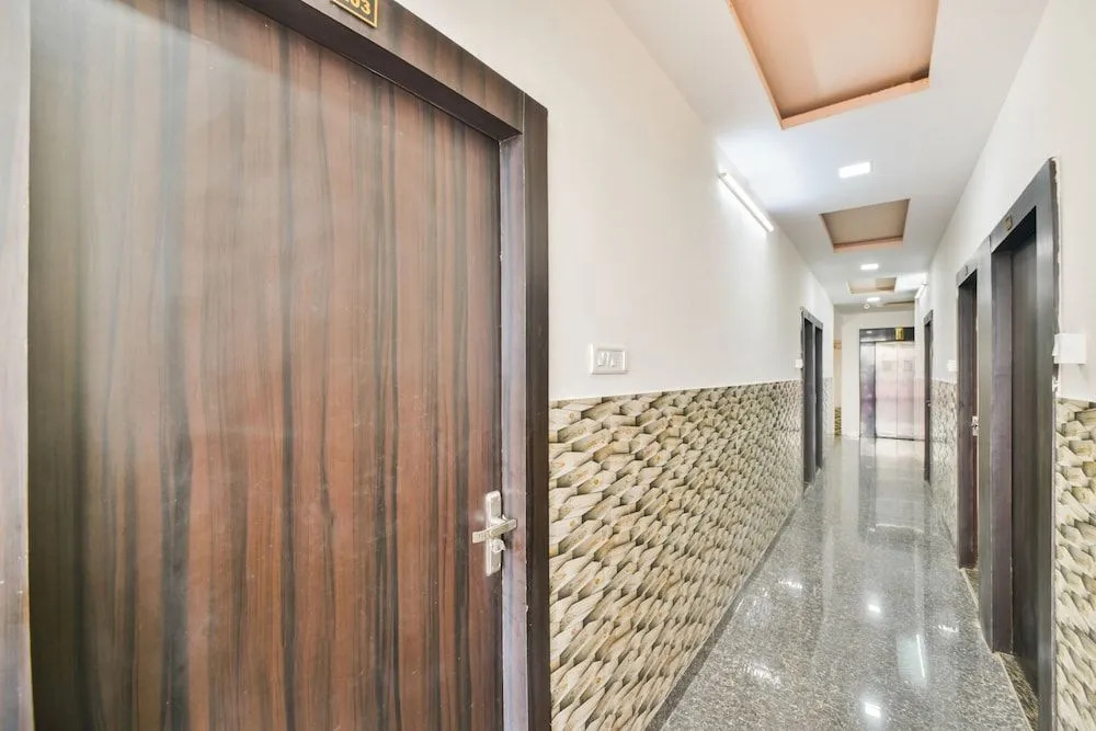 OYO 44605 Hotel Skyway