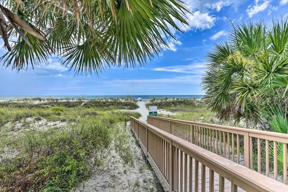 Palmetto Dunes Villa w/ Views: Steps to Beach