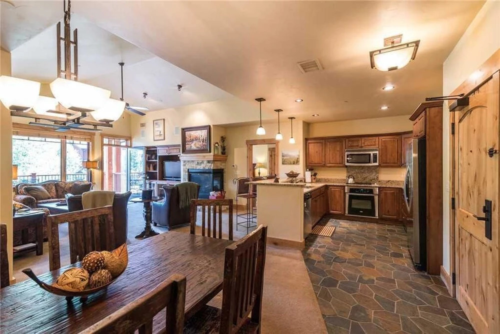 6307 Bear Lodge, Trappeur's Crossing Apartment 3