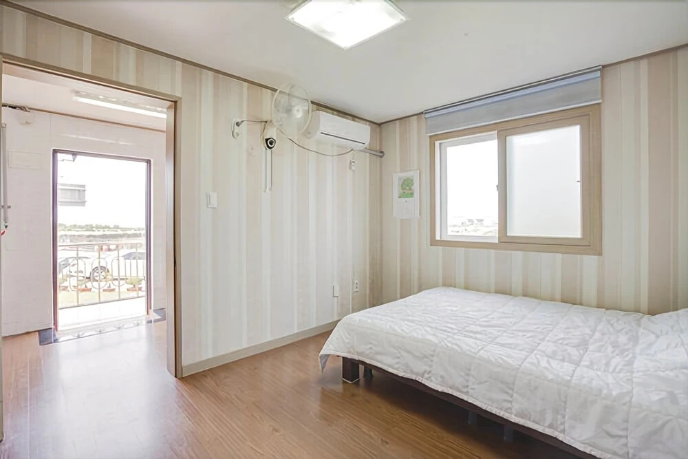 Jeju Father House Pension