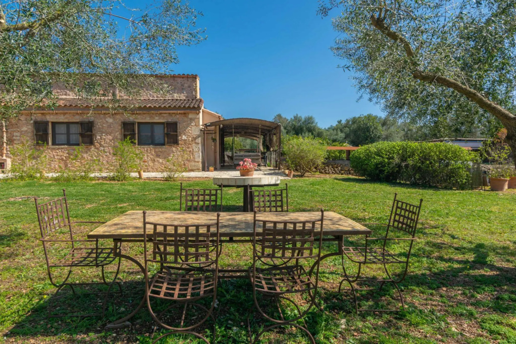 CAN PRIM 6 - Stunning villa with private pool, paradisaical  exteriors and the beach just 7 km away. Free WiFi