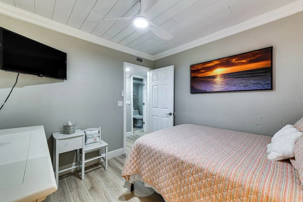 Happy Hideaway, Private Pool & Patio, North Port!