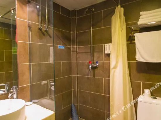 Jinan Huanlian Lucaihuang Business Hotel
