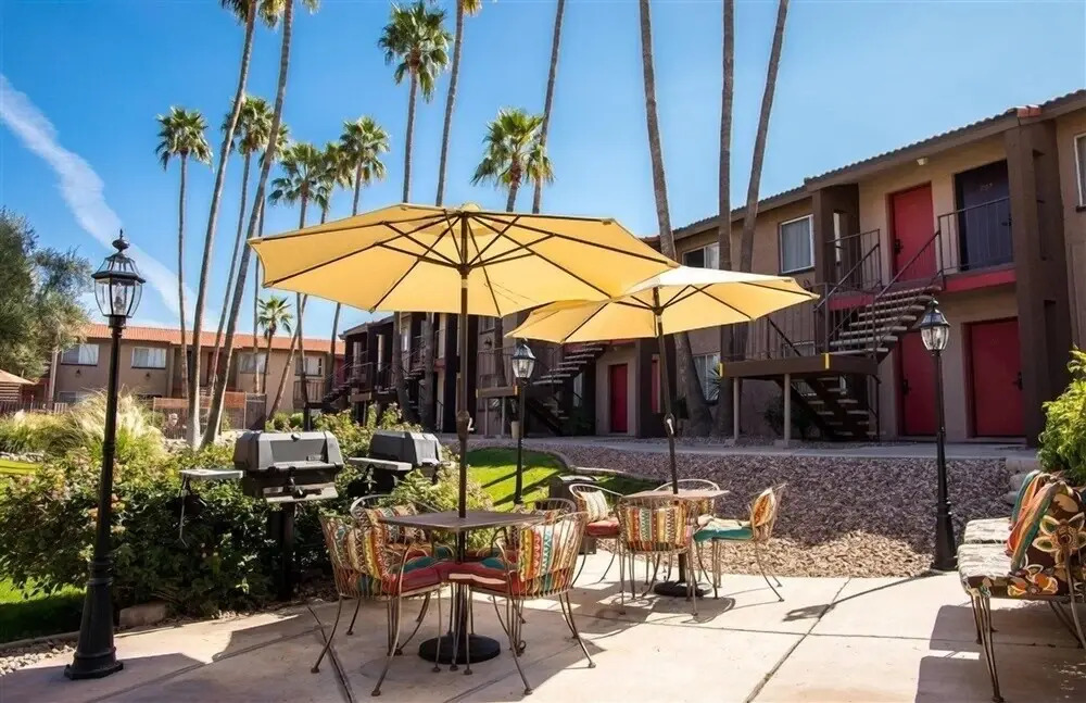 145 Fully Furnished 1BR Suite-Pet Friendly! by RedAwning