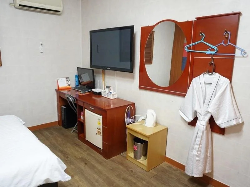 e-Hotel
