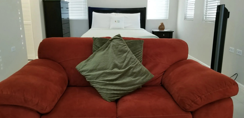 New Kingston Guest Apartment at Eight